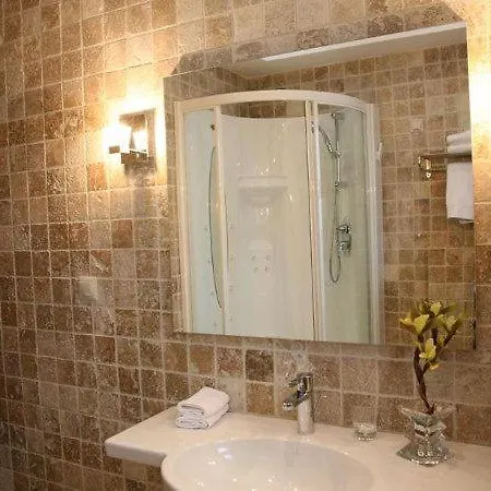 Diamond River & Kastoria